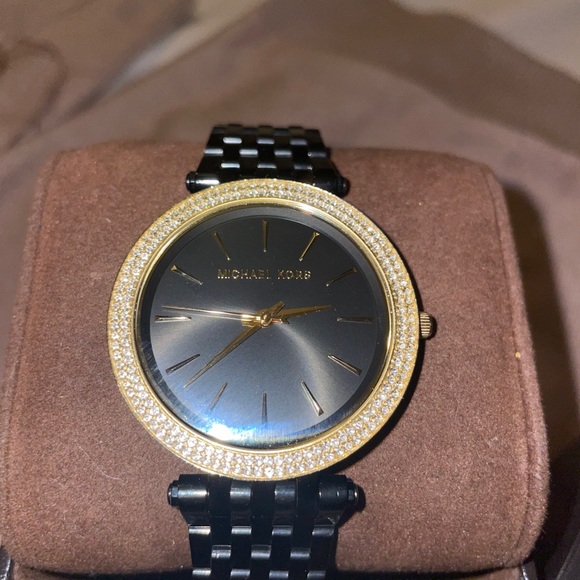 Michael Kors Watch - Picture 3 of 4